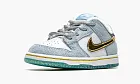 Nike SB Dunk Low Pro Qs TD Sean Cliver - Holiday Special Kids