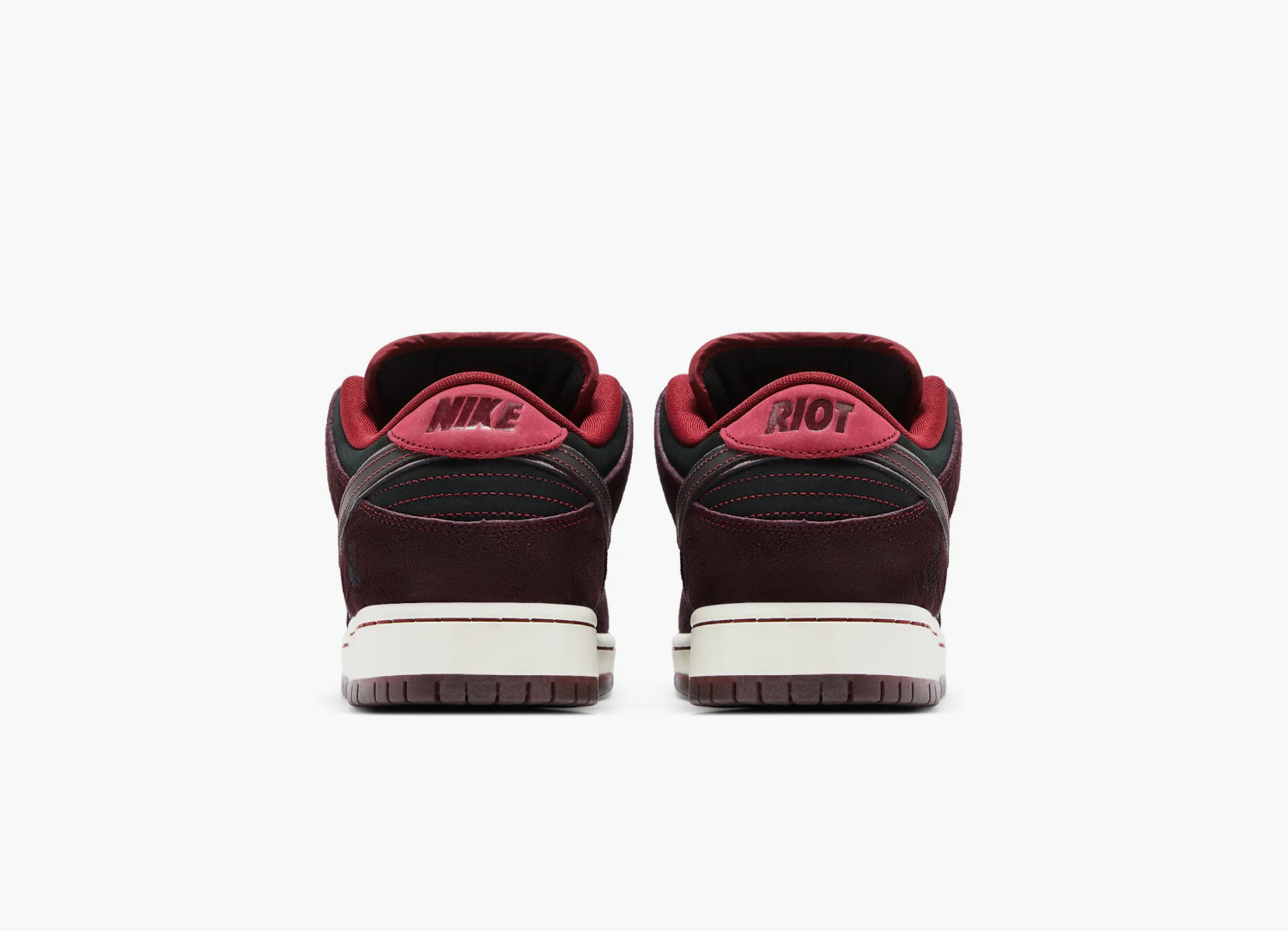 Nike Dunk Low Pro SB QS x RIOT Skateshop "Mahogany Dark Beetroot" 