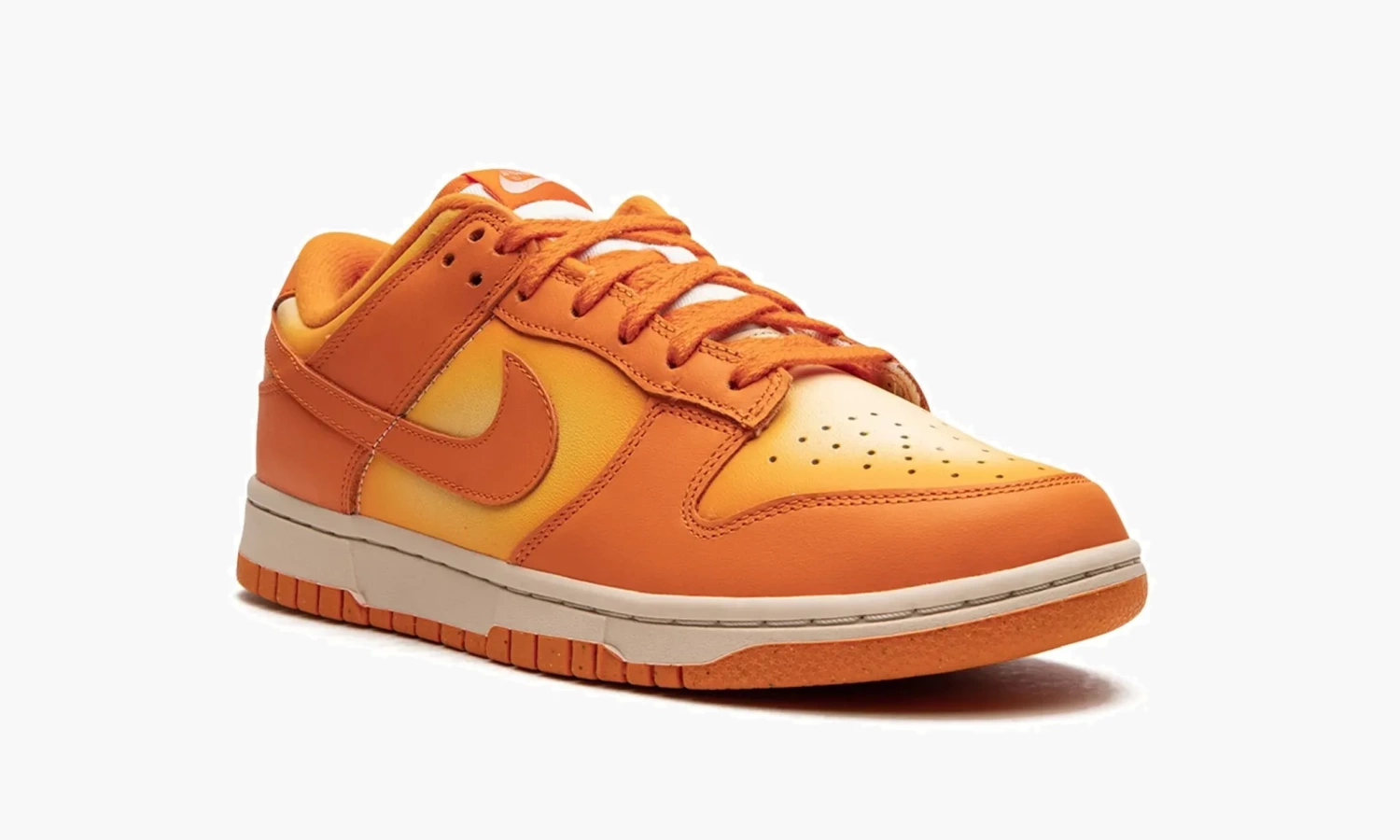 Nike Dunk Low WMNS "Magma Orange" 