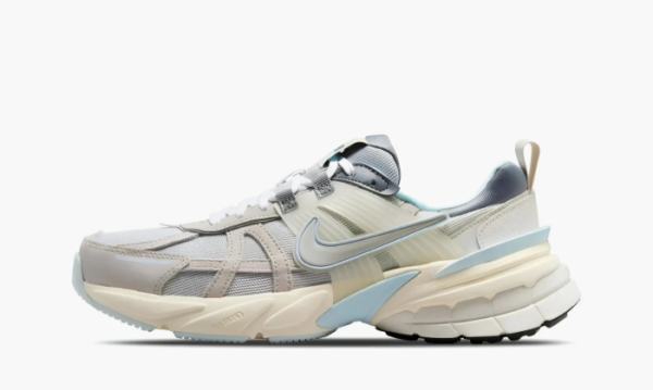 Nike V2k Run WMNS Light Bone Metallic Platinum 