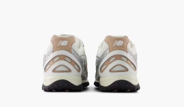 New Balance 204L Silver Metallic Flat Taupe 