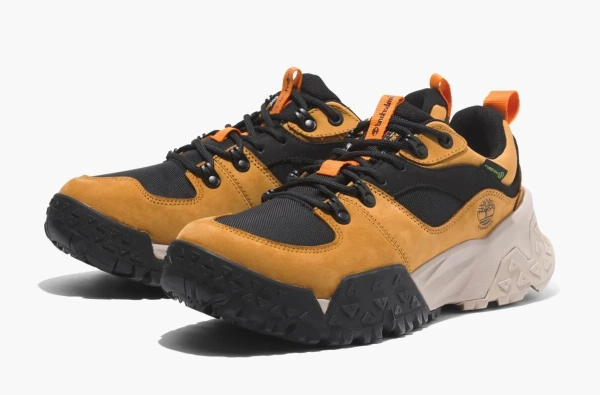 Timberland Motion Scramble Low LaceUp Waterproof Hikers Wheat Nubuck 