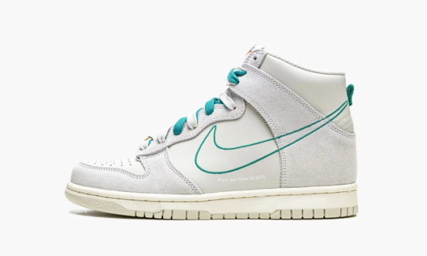 Nike Dunk High SE GS First Use Sail 