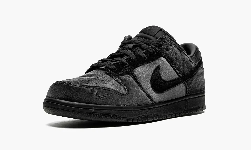 Nike Dunk Low Dover Street Market - Triple Black Velvet
