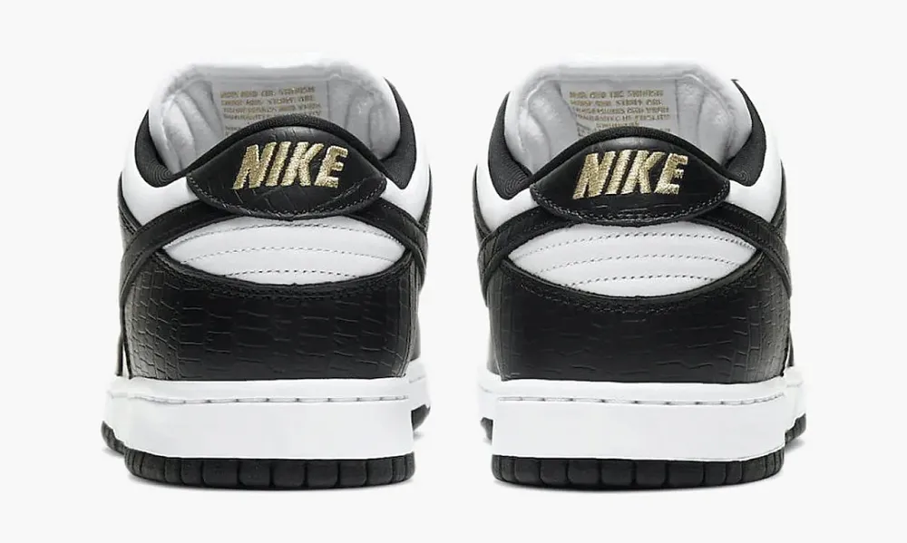 Nike SB Dunk Low Supreme - Stars - Black