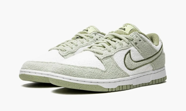 Nike Dunk Low SE WMNS Fleece Pack Honeydew 