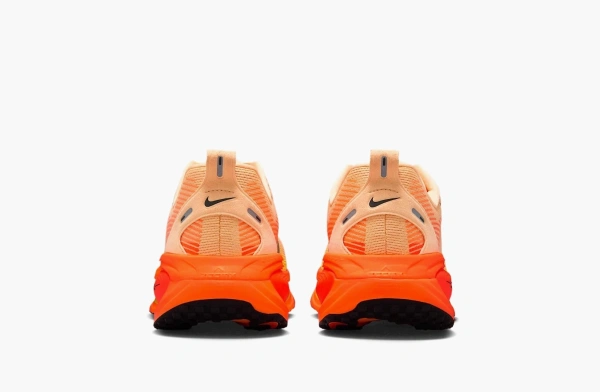 Nike Vomero 18 Orange Chalk 