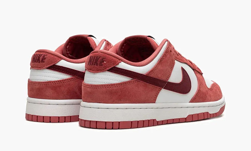 Nike Dunk Low WMNS Valentine's Day