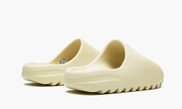 Yeezy Slide Bone 