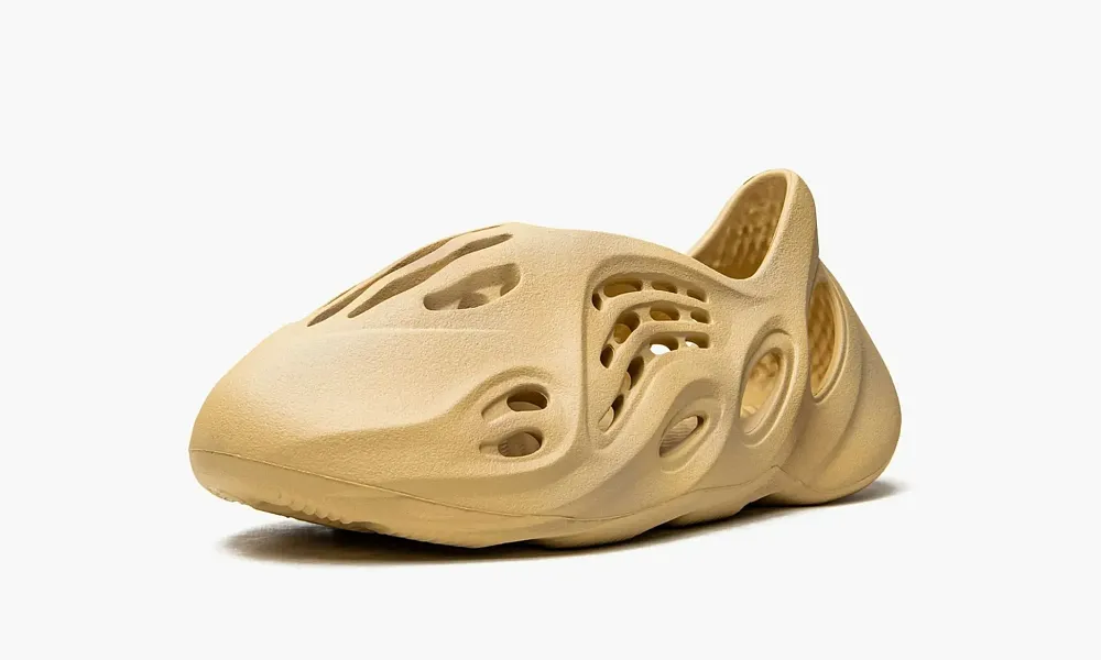 Yeezy Foam Rnnr Desert Sand