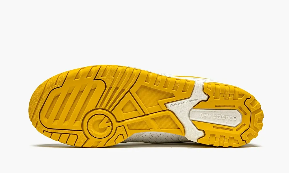 New Balance 550 Sea Salt - Varsity Gold