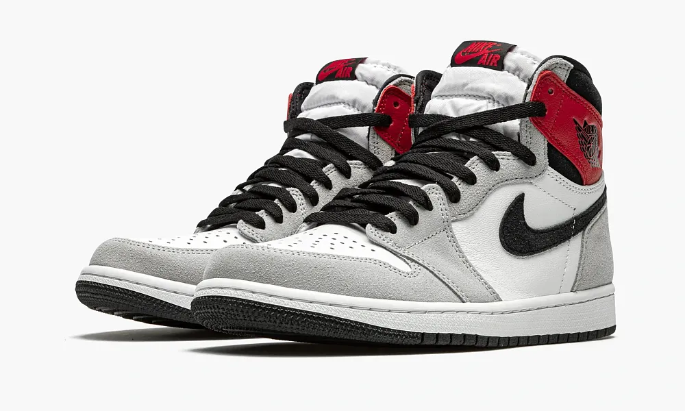 Air Jordan 1 High OG Light Smoke Grey
