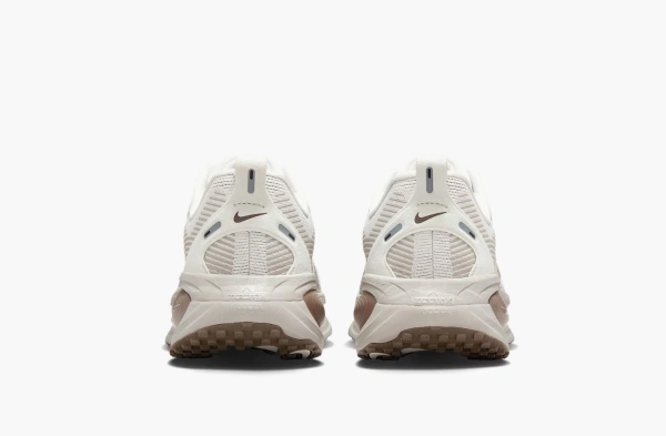 Nike Vomero 18 WMNS Light Bone Phantom