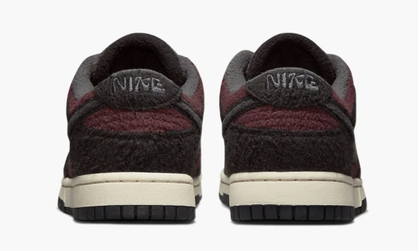 Nike Dunk Low SE WMNS Fleece Pack Burgundy Crush 