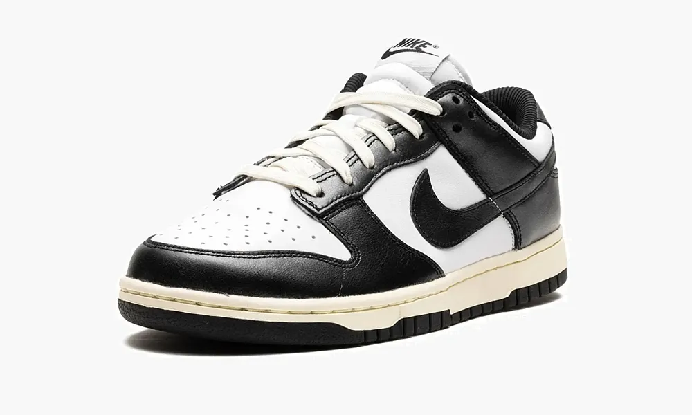 Nike Dunk Low WMNS Vintage Panda