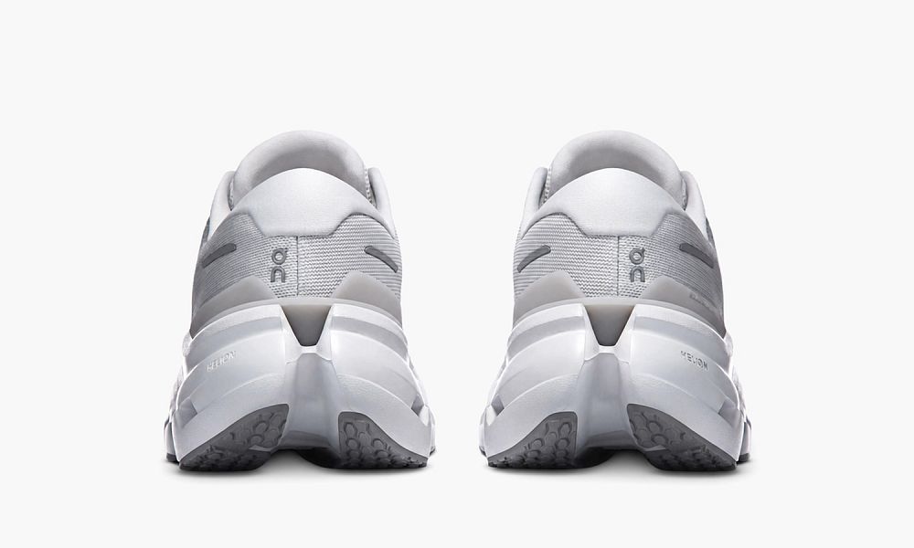 On Cloudrunner 3 WMNS Frost Glacier