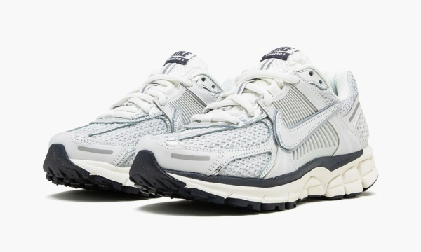 Nike Zoom Vomero 5 WMNS Photon Dust Metallic Silver