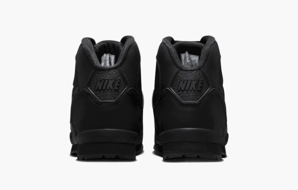 Nike Baltoro Black Metallic Gold 