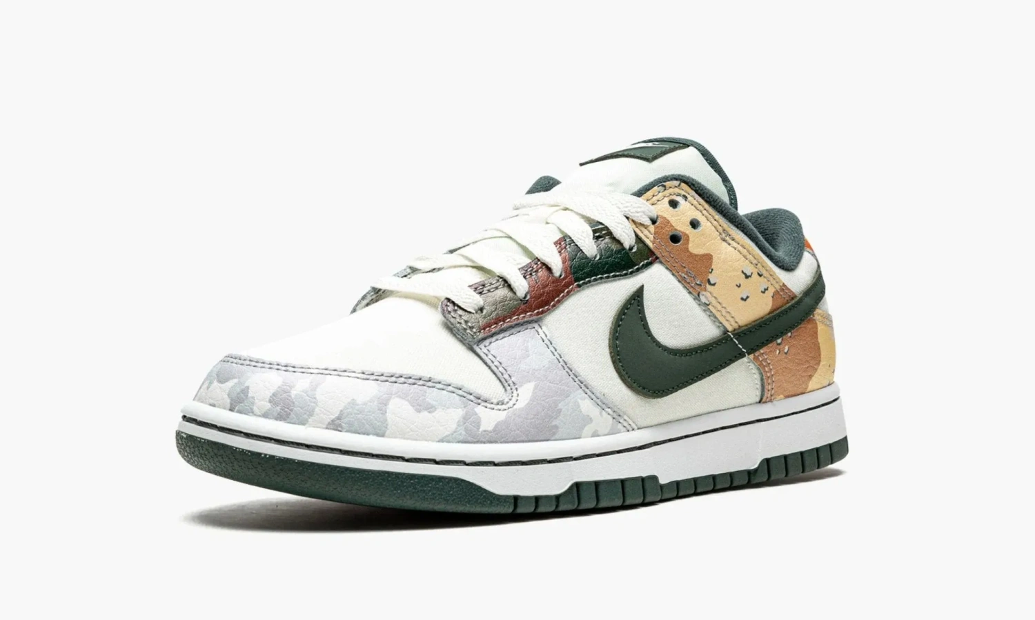 Nike Dunk Low SE Sail Multi-camo 