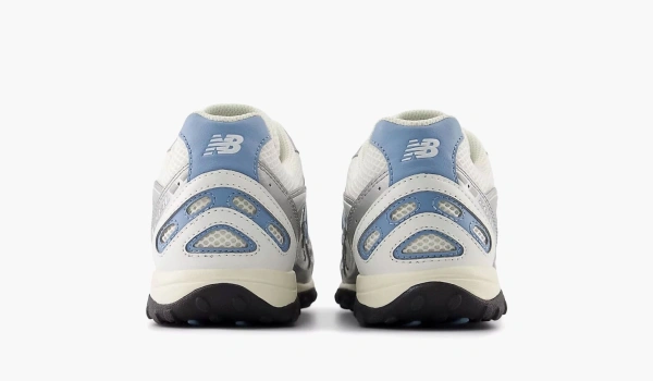New Balance 204L Silver Metallic Sky 