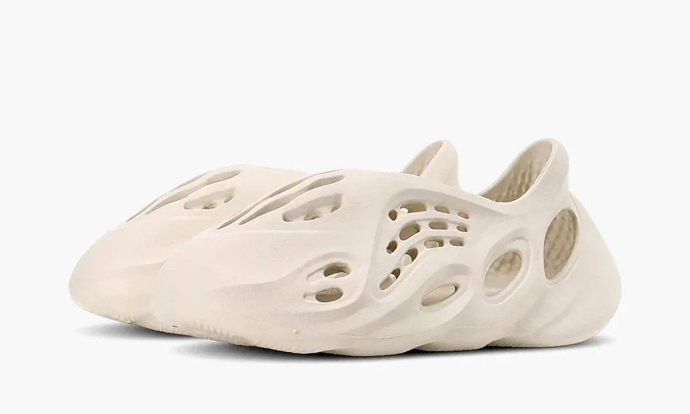 adidas Yeezy Foam RNNR Sand