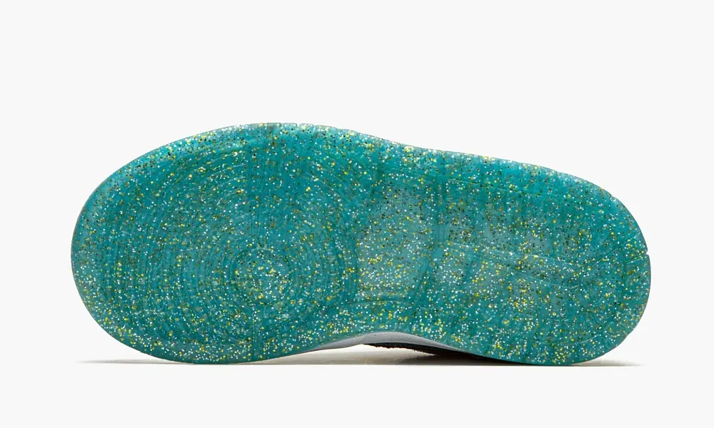 Nike SB Dunk Low Pro Qs TD Sean Cliver - Holiday Special Kids