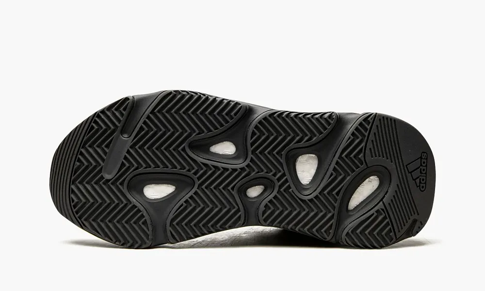 Yeezy Boost 700 Mnvn Resin
