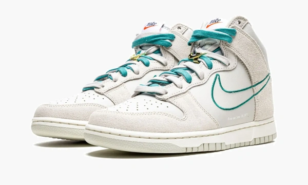 Nike Dunk High SE First Use - Green Noise 