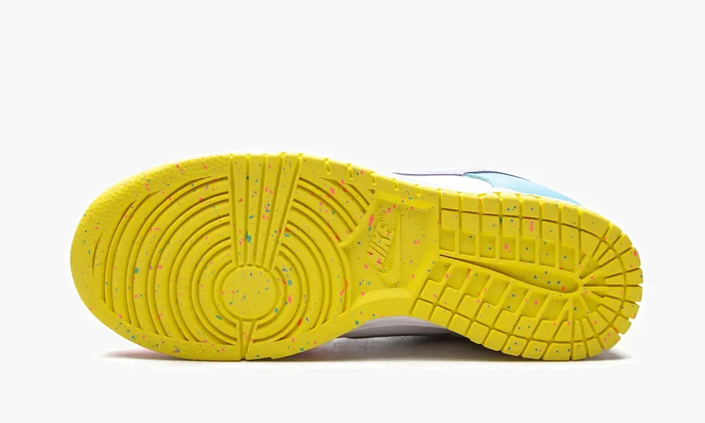 Nike Dunk Low SE WMNS Easter