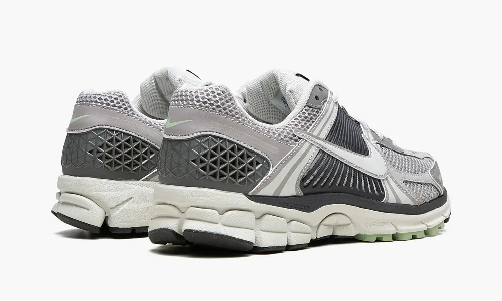 Nike Zoom Vomero 5 WMNS Cobblestone Flat Pewter