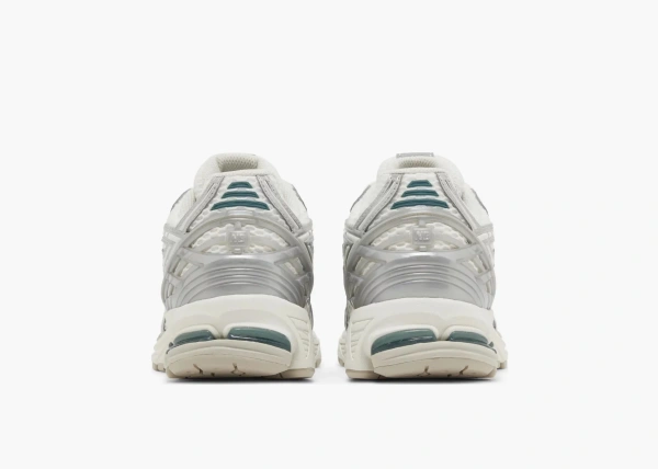 New Balance 1906R Silver Metallic Cream