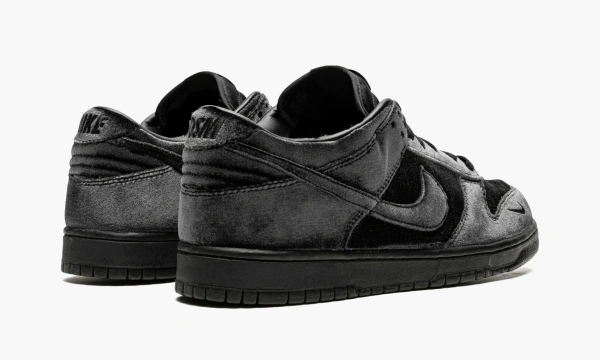 Nike Dunk Low Dover Street Market - Triple Black Velvet 