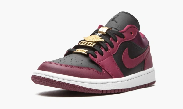 Air Jordan 1 Low SE WMNS Beetroot 