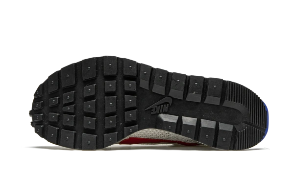 Nike Sacai Vaporwaffle Sport Fuchsia