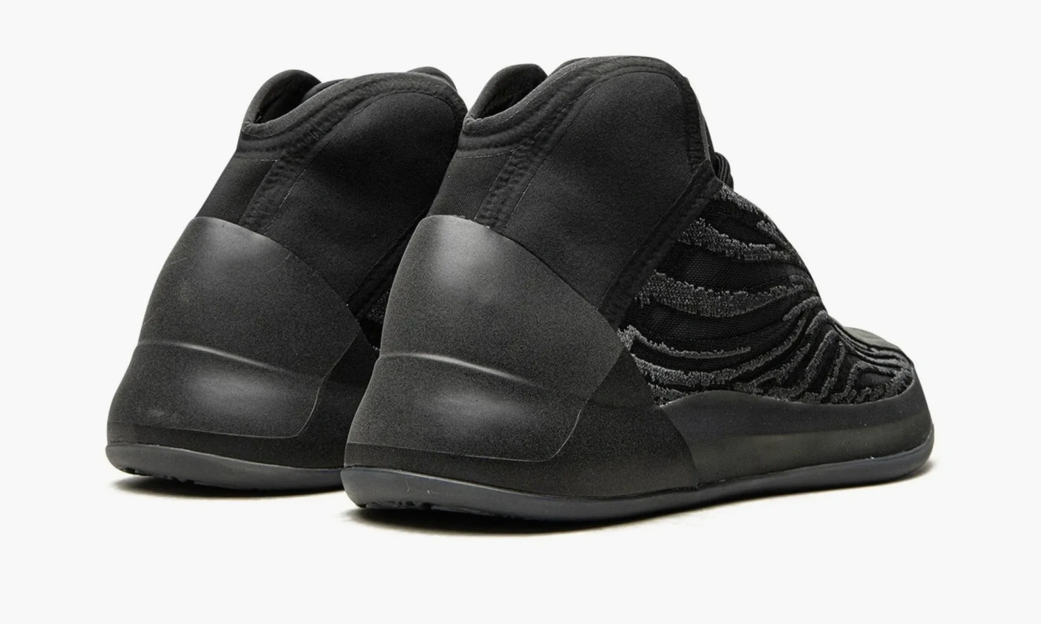 Yeezy Qntm “onyx” 