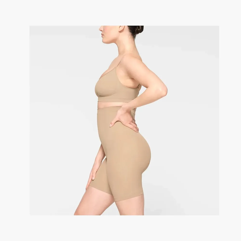 SKIMS Seamless Sculpt Mid Thigh Short Clay
