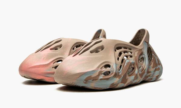 Yeezy Foam Rnnrmx Sand Grey 