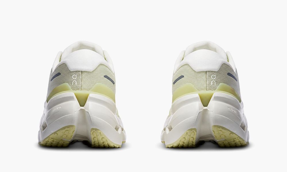 On Cloudrunner 3 WMNS Seedling Ivory