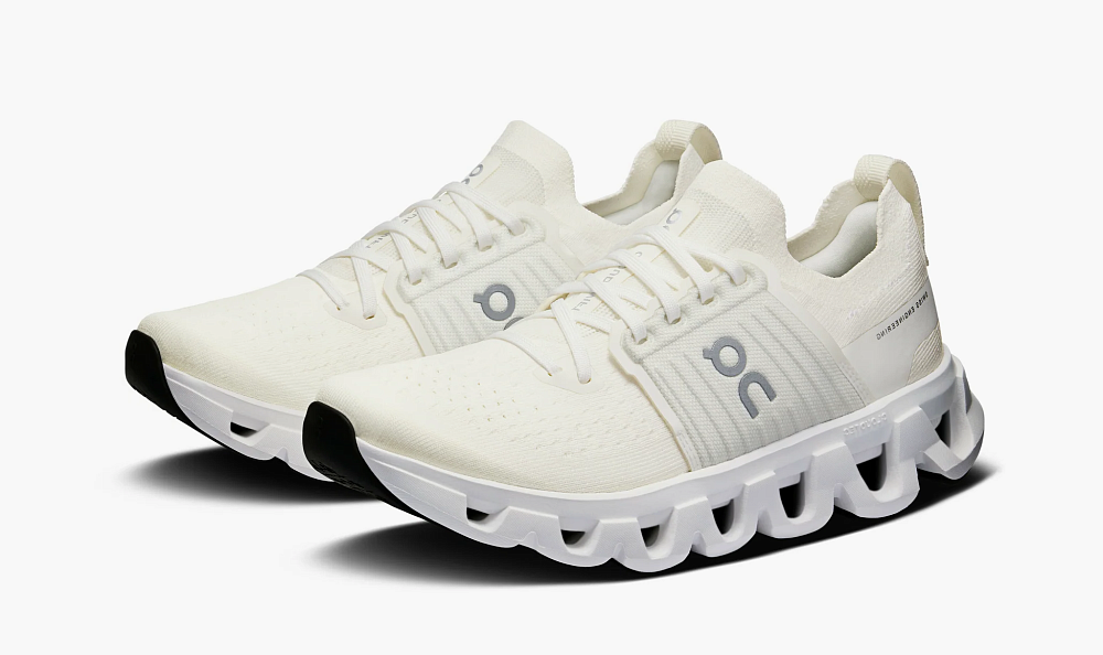 On Cloudswift 4 Triple White