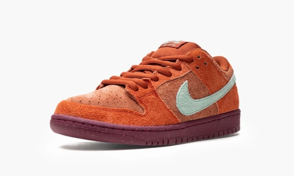 Nike SB Dunk Low Mystic Red Rosewood 