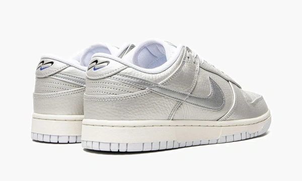 Nike Dunk Low Metallic Silver 