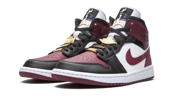 Air Jordan 1 WMNS Mid SE Dark Beetroot 