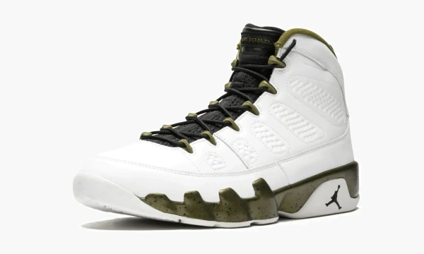 Air Jordan 9 Retro Statue 