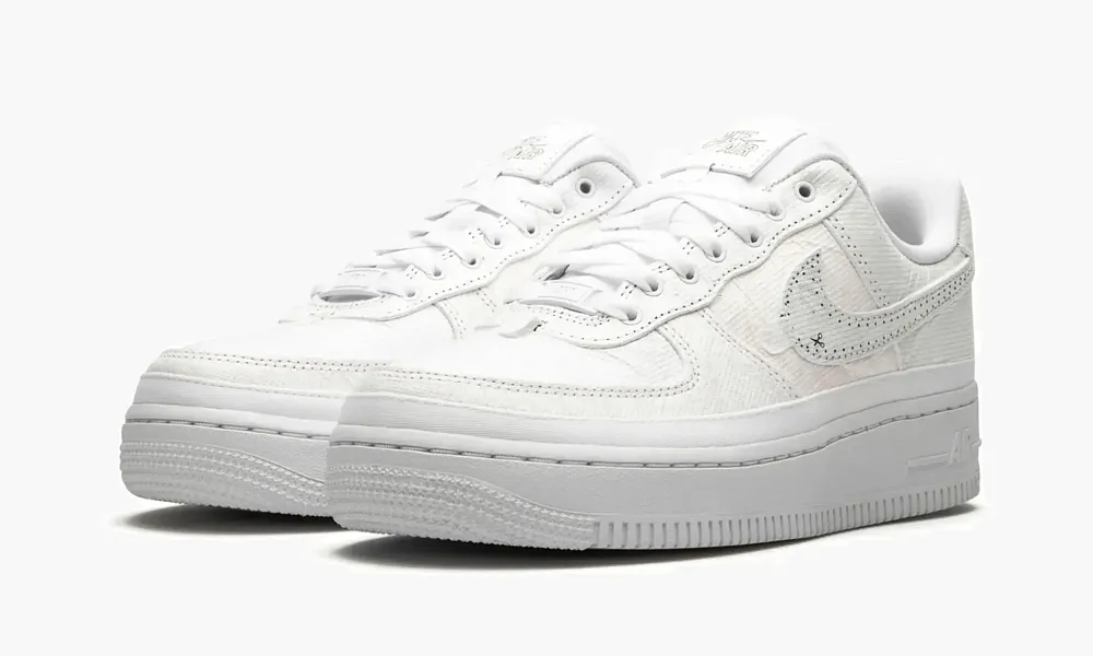 Air Force 1 LO LX WMNS Reveal - Black Swoosh