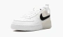 Air Force 1 Low React White / Black 