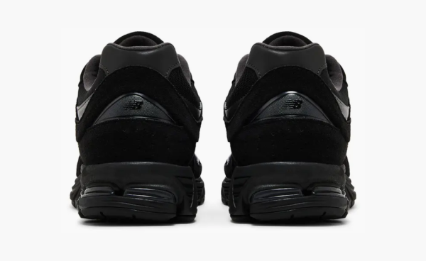 New Balance 2002R “Black Cat” 