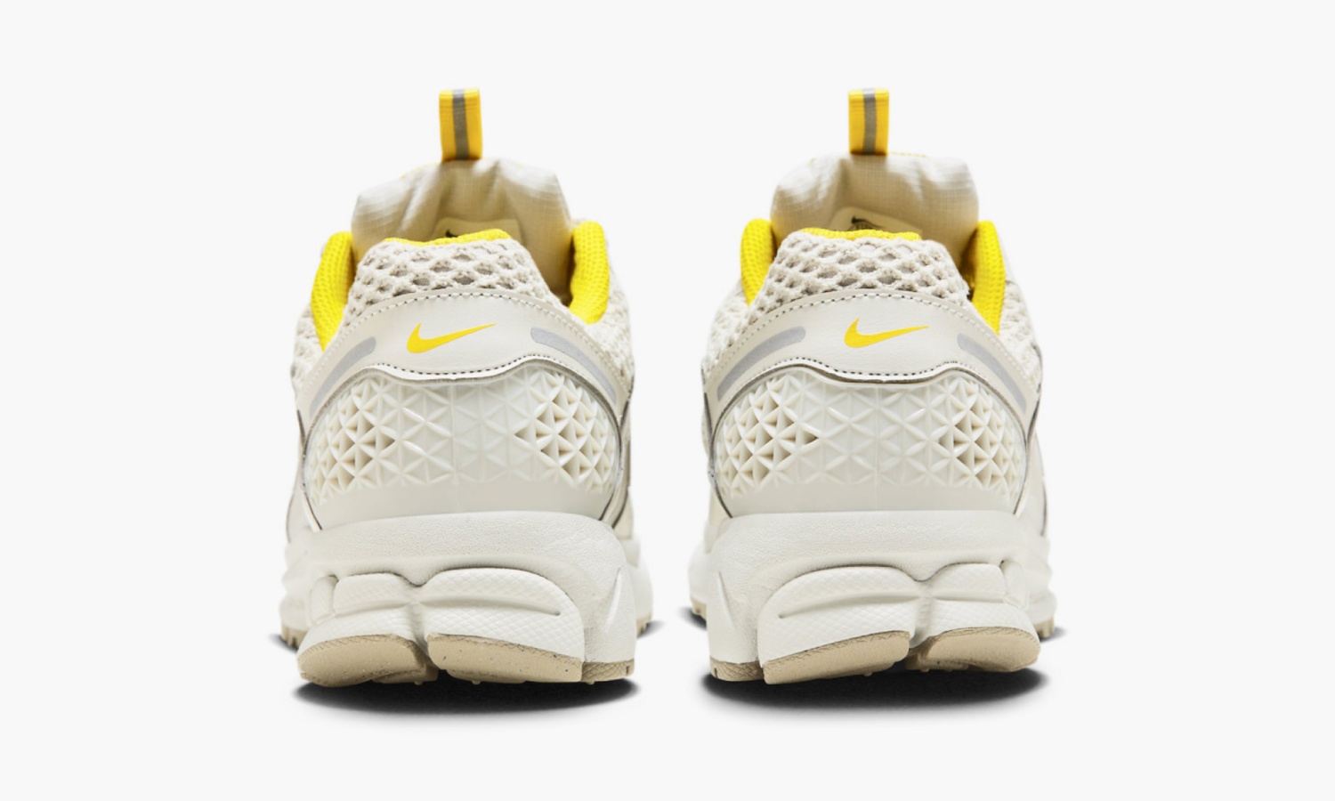 Nike Zoom Vomero 5 WMNS "Light Bone Yellow" 