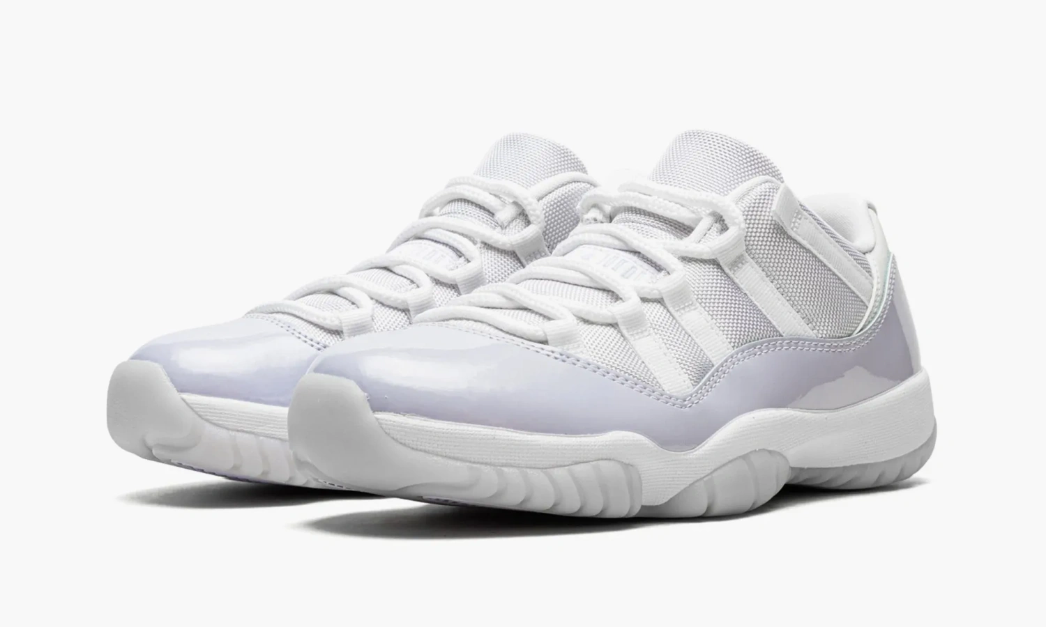 Jordan 11 Retro Low WMNS Pure Violet 