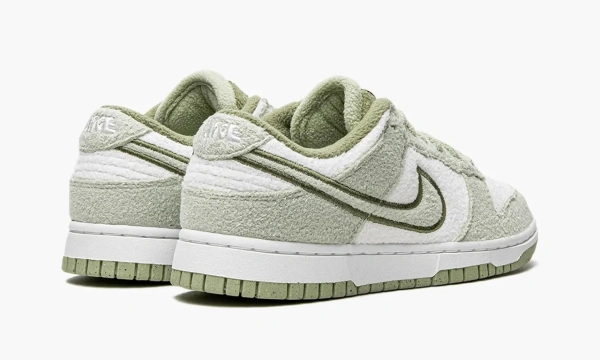 Nike Dunk Low SE WMNS Fleece Pack Honeydew 