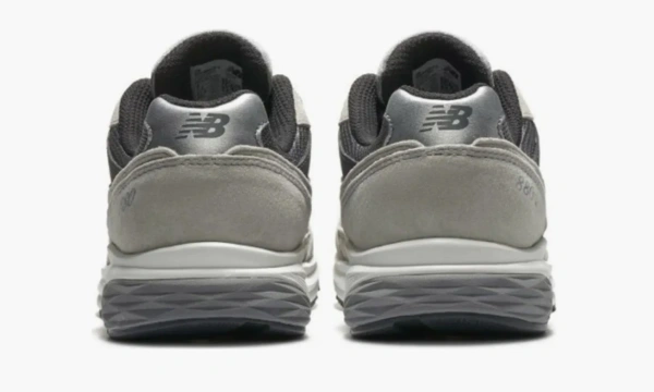 New Balance 880 Gunmetal